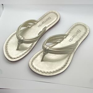 Bernardo Miami Sandal light gold size 8 USED